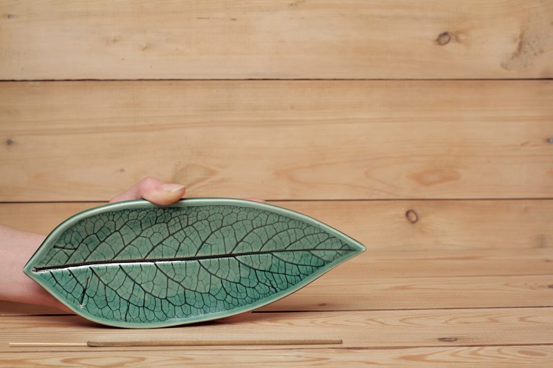 Nadálytő levél mintás füstölőtartó